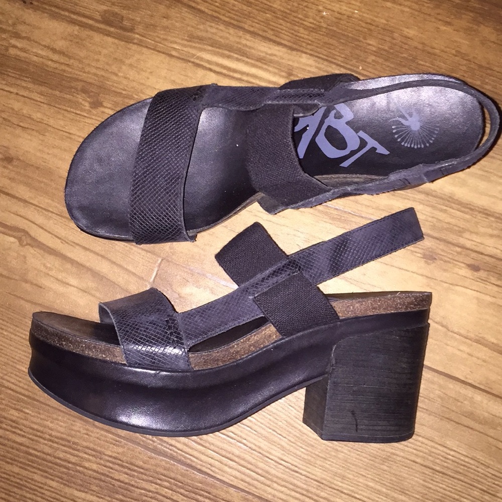 Black OTBT Wedges